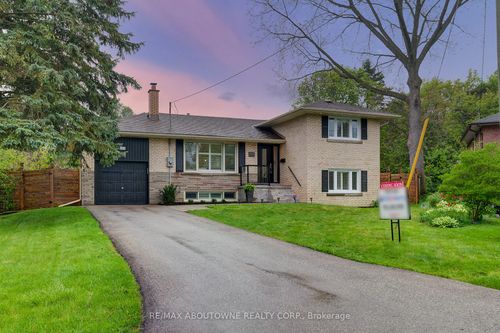 255 Wales Cres, Oakville, ON, L6L3X8 | Card Image