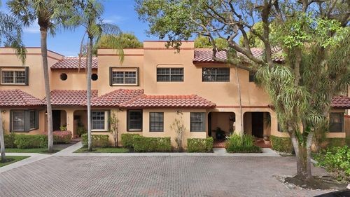 305-261 Ne 16th Pl, Fort Lauderdale, FL, 33305-2941 | Card Image