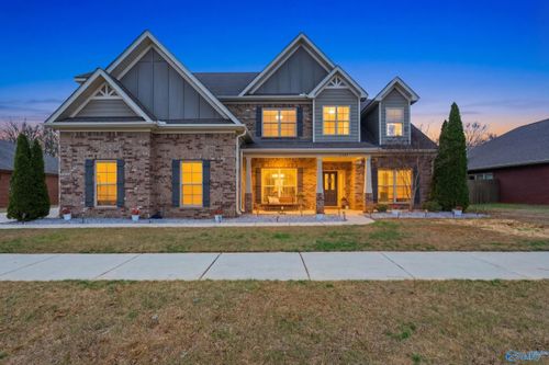 8349 Anslee Way Nw, Huntsville, AL, 35806-1348 | Card Image