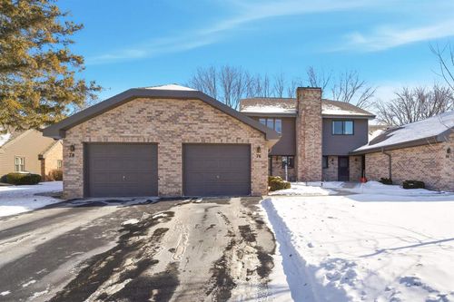 76 Spencer Village Court, GRAND CHUTE, WI, 54914 | Card Image