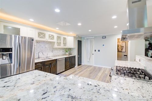 151 Country Club Dr, Florida, NY, 10921-1550 | Card Image