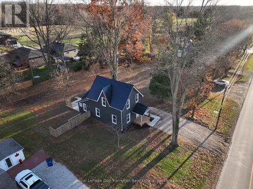 385 Elm St W, Bothwell, ON, N0P1C0 | Card Image