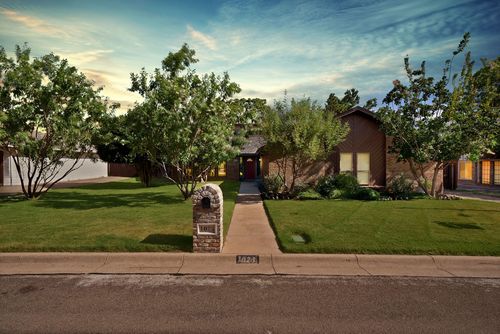 1023 Auburn Dr, Arlington, TX, 76012-5302 | Card Image