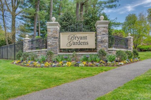 2k-13 Bryant Cres, White Plains, NY, 10605-2727 | Card Image