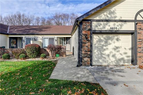 6604 N Revere Dr, Kansas City, MO, 64151-3925 | Card Image
