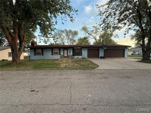 1911 Yale Dr, Scott City, MO, 63780-1427 | Card Image
