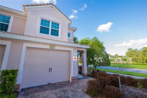 8301-8301 Foster Dr, Davenport, FL, 33896-5332 | Card Image