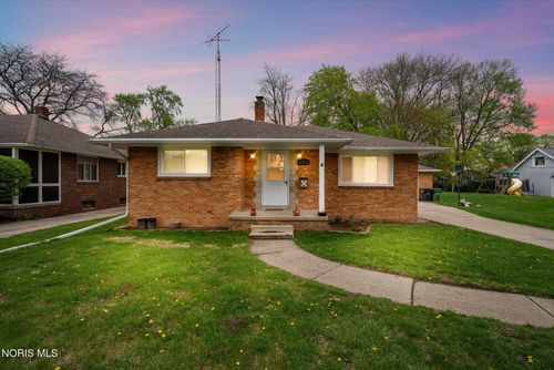 802 Johnson St, Maumee, OH, 43537-3532 | Card Image
