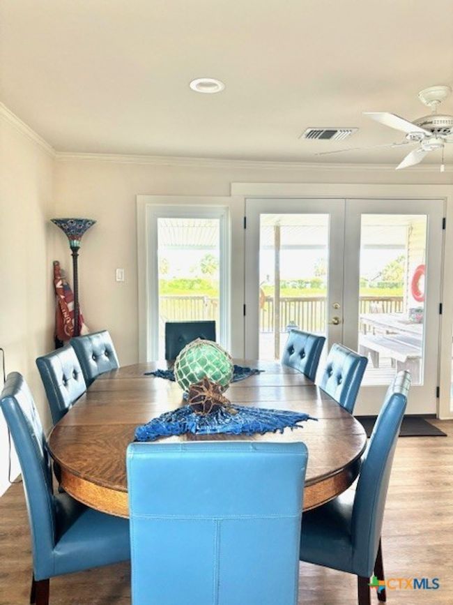 604 W Maple St, House other with 5 bedrooms, 3 bathrooms and null parking in Port O Connor TX | Image 8