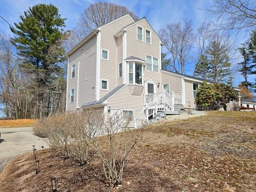 15 Ayers Ln, Dover, NH, 03820-4643 | Card Image