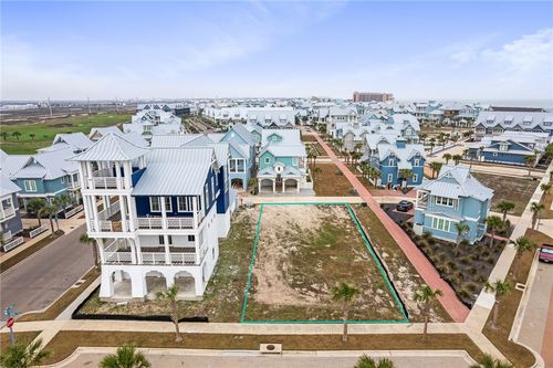 124 Rainlilly St, Port Aransas, TX, 78373 | Card Image