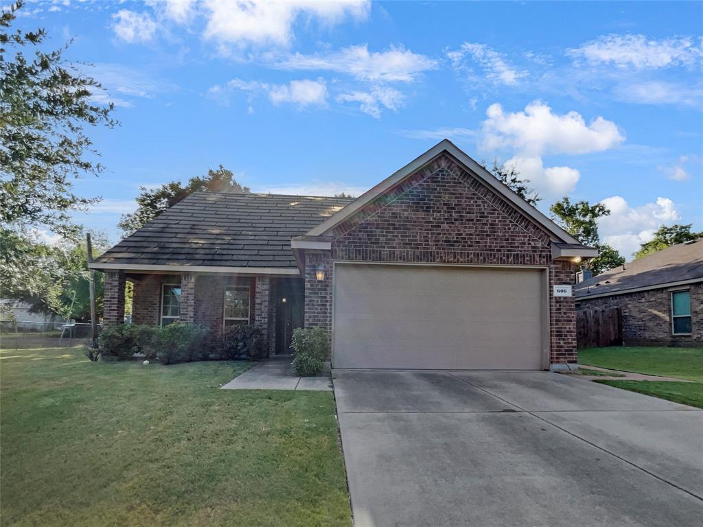 Jouette St, Farmersville, TX 75442