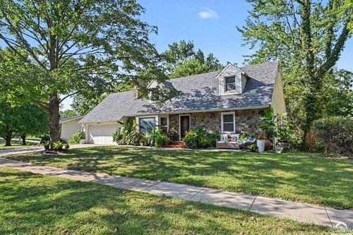 2905 Rimrock Dr, Lawrence, KS, 66047-2714 | Card Image