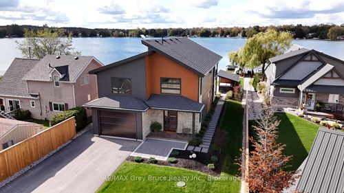 166 Country Side Dr, Chatsworth, ON, N0H1G0 | Card Image