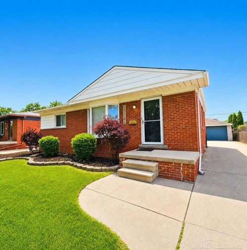21724 Arrowhead St, Saint Clair Shores, MI, 48082-1281 | Card Image