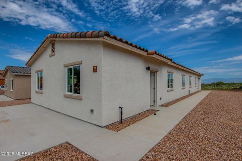 2320 W Diamond St, Tucson, AZ, 85705-1844 | Card Image