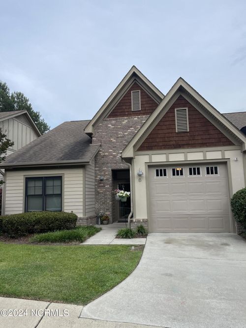 8 Elk Ridge Ln, Southern Pines, NC, 28387-5172 | Card Image