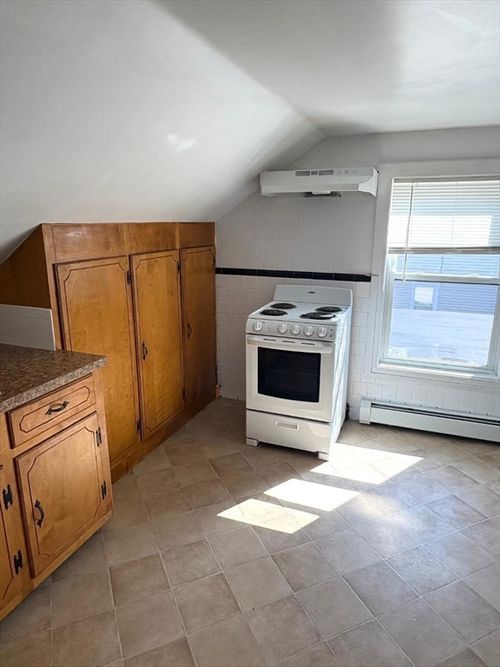 apt-2-638 Locust St, Fall River, MA, 02720-5084 | Card Image