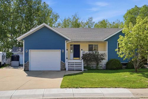 18 Osmond Close, Red Deer, AB, T4N6Y1 | Card Image