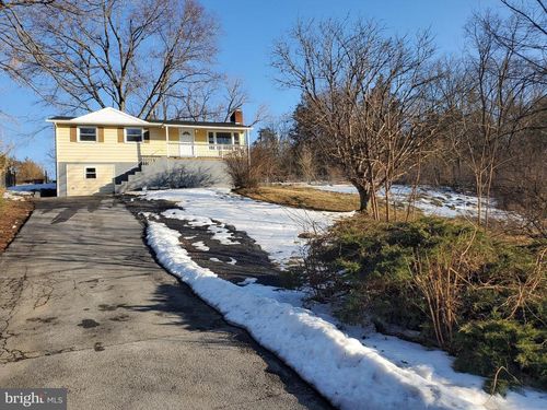 49 Oldt Dr, FRONT ROYAL, VA, 22630-6916 | Card Image