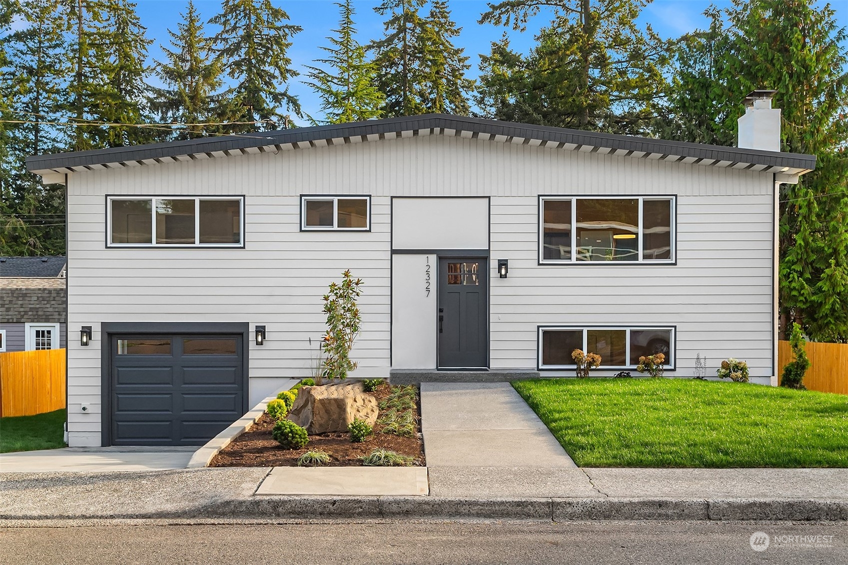 158th St, Renton, WA 98058