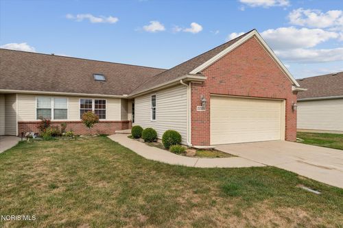 27703 Schriber St, Walbridge, OH, 43465-9520 | Card Image