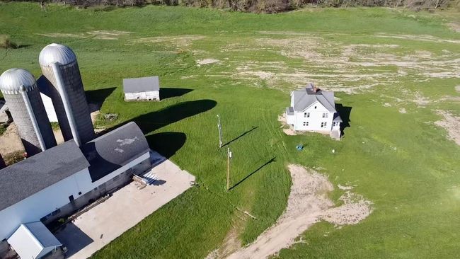 W6118 Durst Rd, Home with 4 bedrooms, 2 bathrooms and null parking in NEW GLARUS WI | Image 9