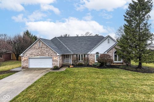 6052 W Broken Arrow Dr, New Palestine, IN, 46163-9158 | Card Image