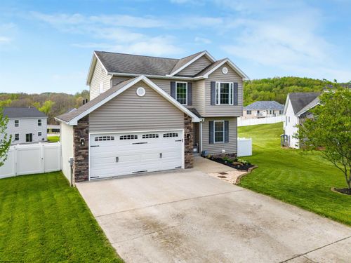 513 Birdie Ct, Maidsville, WV, 26541-8189 | Card Image