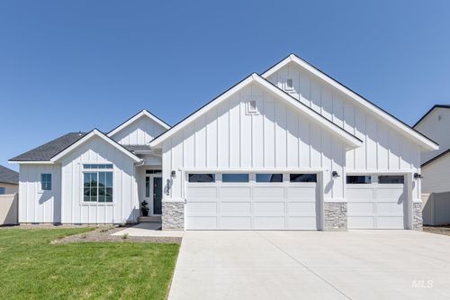 8172 E Red Horse St, Nampa, ID, 83687-1136 | Card Image