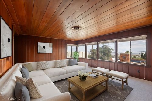 526 Washington Ave, Taft, CA, 93268-4442 | Card Image