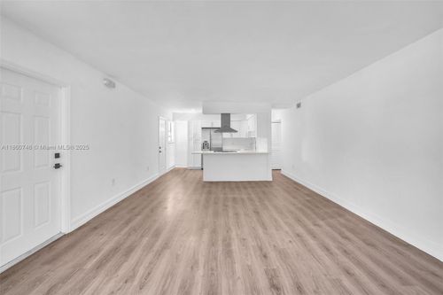 apt-16-3265 Virginia St, Coconut Grove, FL, 33133-5240 | Card Image