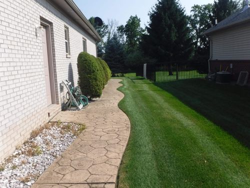 18498 London Dr, Macomb, MI, 48042-6216 | Card Image