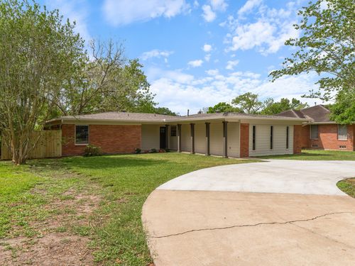 2502 Oak Dr, Bay City, TX, 77414-7340 | Card Image