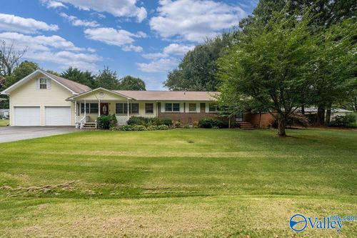 615 6th St Ne, Arab, AL, 35016-1105 | Card Image