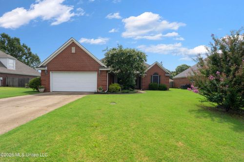7712 Alexanders Crossing Dr, Olive Branch, MS, 38654-4160 | Card Image