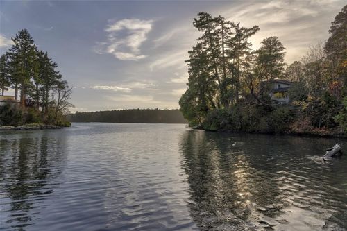 41 Tovey Cres, Victoria, BC, V9B1A4 | Card Image