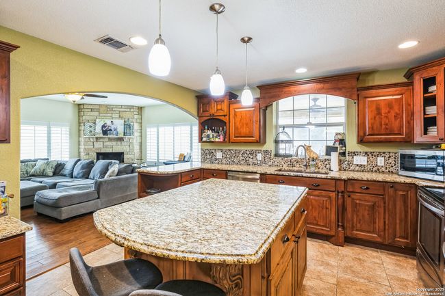 1167 Pipe Springs Dr, House other with 4 bedrooms, 4 bathrooms and null parking in Lakehills TX | Image 25