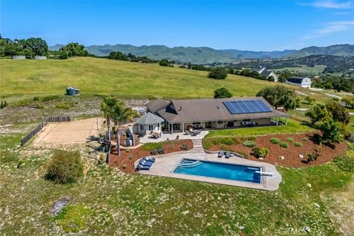 225 Pioneer Cir, Arroyo Grande, CA, 93420-6948 | Card Image