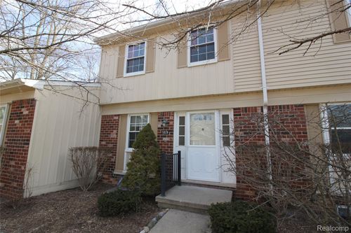 5828 Northfield Parkway, Troy, MI, 48098 | Card Image