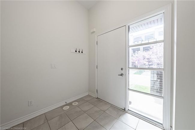 391 Athabasca Common, Townhouse with 3 bedrooms, 3 bathrooms and 2 parking in Oakville ON | Image 4