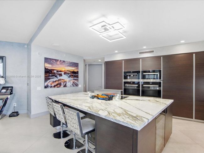 APT-5505 - 18555 Collins Ave, Condo with 3 bedrooms, 5 bathrooms and null parking in Sunny Isles Beach FL | Image 16
