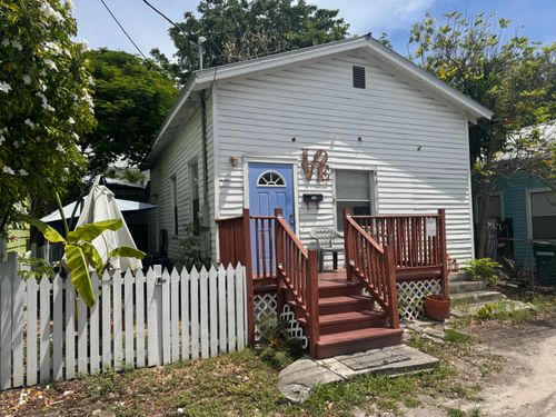 210 Angela St, Key West, FL, 33040-7304 | Card Image