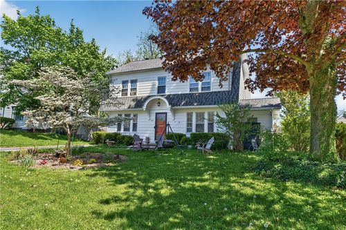 370 Susquehanna Rd, Rochester, NY, 14618-2941 | Card Image