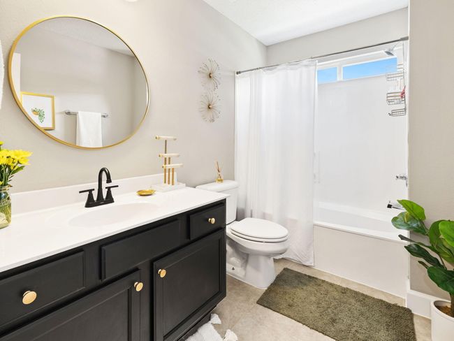 Upstairs Bath | Image 48