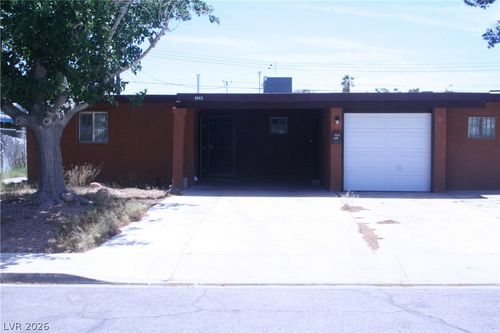 4943 Lana Dr, Las Vegas, NV, 89121-6915 | Card Image