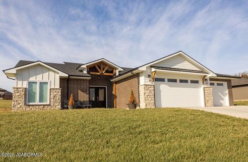 1325 Summerfield Dr, Jefferson City, MO, 65109-5074 | Card Image