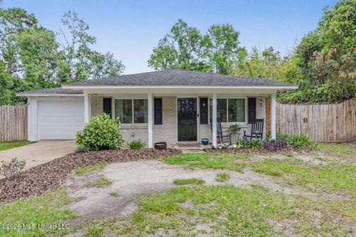 709 Pine Hills Rd, Ocean Springs, MS, 39564-5533 | Card Image