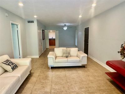 422 - 6060 S Falls Circle Dr, Condo with 2 bedrooms, 2 bathrooms and null parking in Lauderhill FL | Image 1