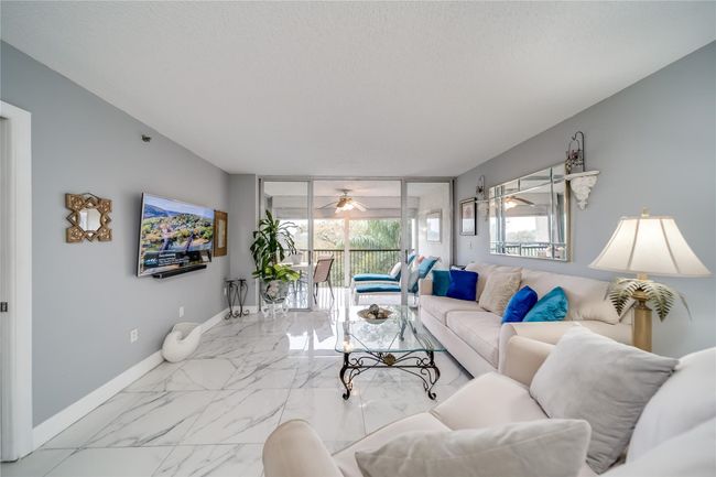LIVING ROOM | Image 15